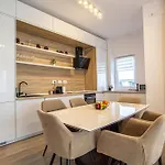 Floor Fluxury Penthouse - Family Friendly - Mountain View - Huge Terrace * Brasov