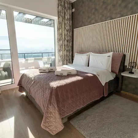 Floor Fluxury Penthouse - Family Friendly - Mountain View - Huge Terrace *
