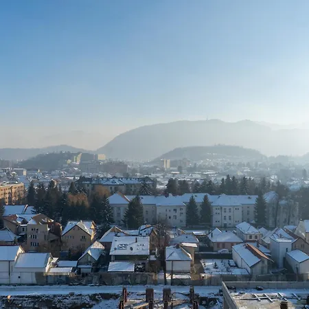 Luxury Penthouse 11th Floor Mountain View Large Terrace Floor Heating New Building Board Games Self Check-in Shopping Center 360 Tour Free Parking Brașov