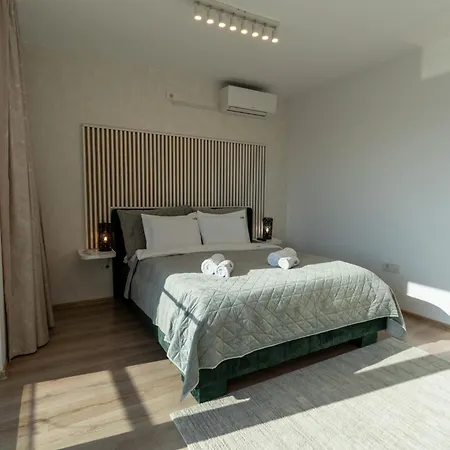 Floor Fluxury Penthouse - Family Friendly - Mountain View - Huge Terrace * בראשוב