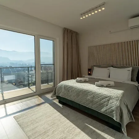 Floor Fluxury Penthouse - Family Friendly - Mountain View - Huge Terrace בראשוב