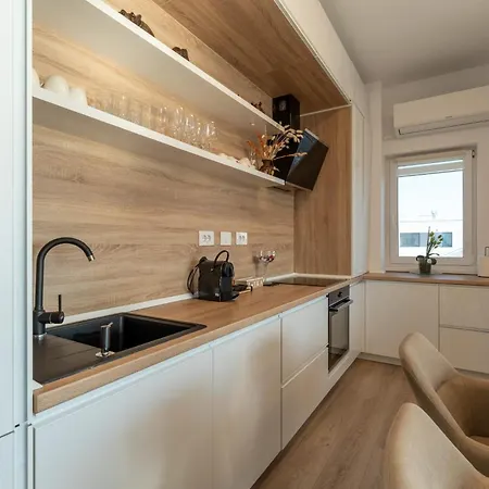 Floor Fluxury Penthouse - Family Friendly - Mountain View - Huge Terrace בראשוב