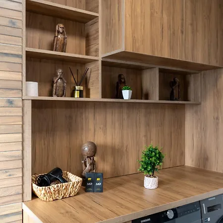 Floor Fluxury Penthouse - Family Friendly - Mountain View - Huge Terrace דירה