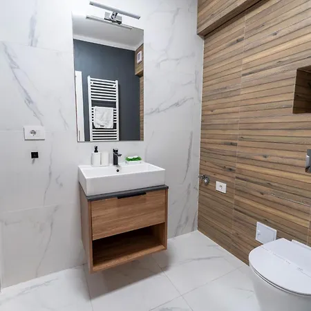 Floor Fluxury Penthouse - Family Friendly - Mountain View - Huge Terrace