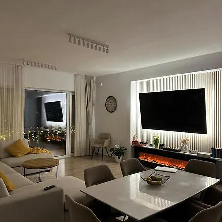 Floor Fluxury Penthouse - Family Friendly - Mountain View - Huge Terrace דירה