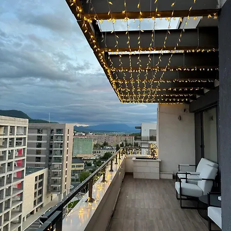 Floor Fluxury Penthouse - Family Friendly - Mountain View - Huge Terrace
