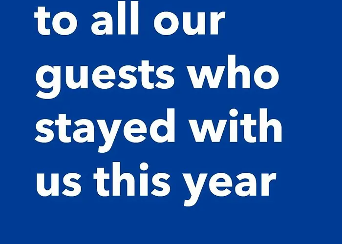 Stunning Holiday Penthouse - Family Friendly - Mountain View - Huge Terrace - Top Floor - Acs - Outlet Mall - Grocery דירה בראשוב