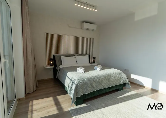 Stunning Holiday Penthouse - Family Friendly - Mountain View - Huge Terrace - Top Floor - Acs - Outlet Mall - Grocery * בראשוב