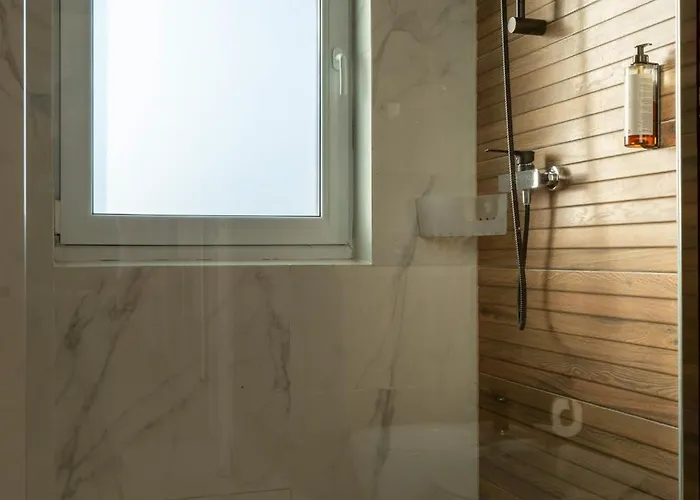 Stunning Holiday Penthouse - Family Friendly - Mountain View - Huge Terrace - Top Floor - Acs - Outlet Mall - Grocery דירה *