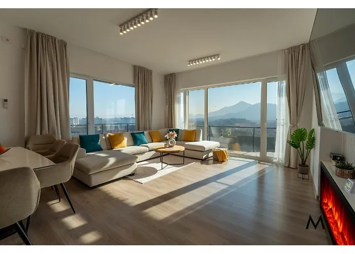 Stunning Holiday Penthouse - Family Friendly - Mountain View - Huge Terrace - Top Floor - Acs - Outlet Mall - Grocery דירה *